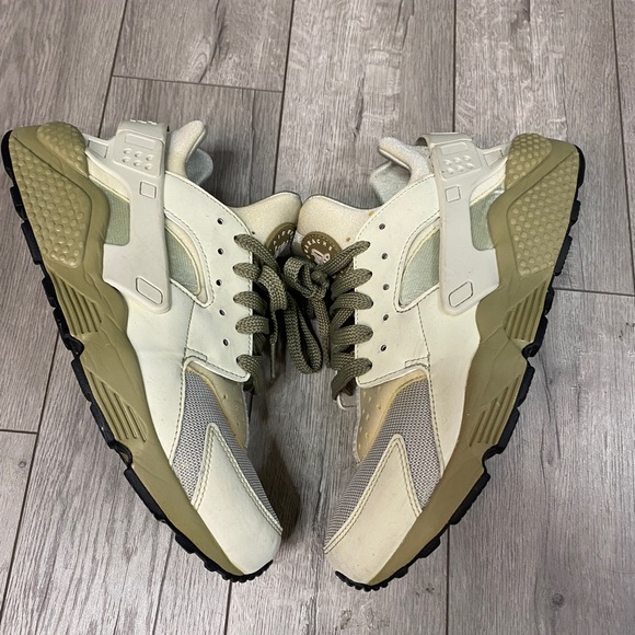 Nike huarache size 10 olive/tan - Picture 2 of 7